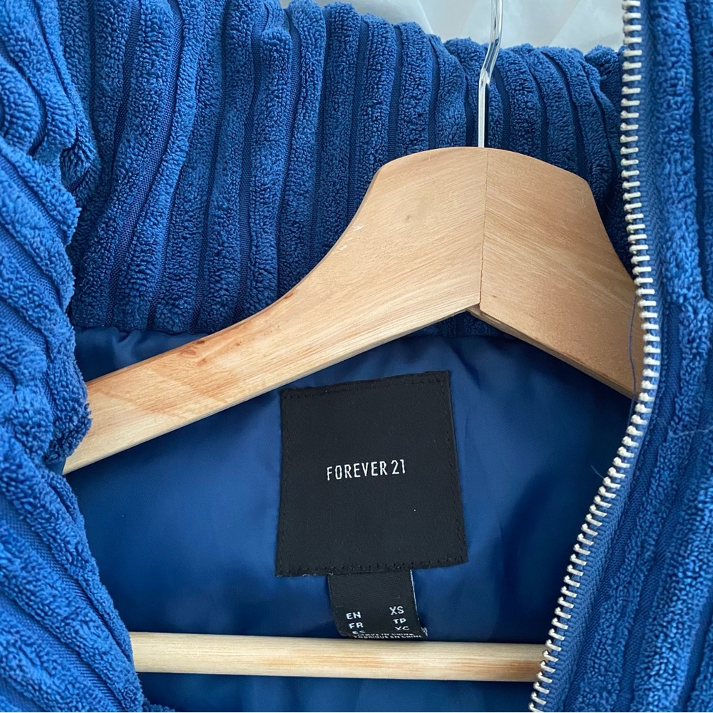 FOREVER 21 | Navy blue corduroy puffer jacket - Picture 4 of 7
